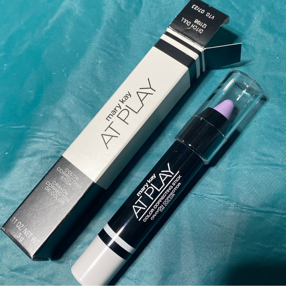 New Mary Kay at play ditch dull correcting stick